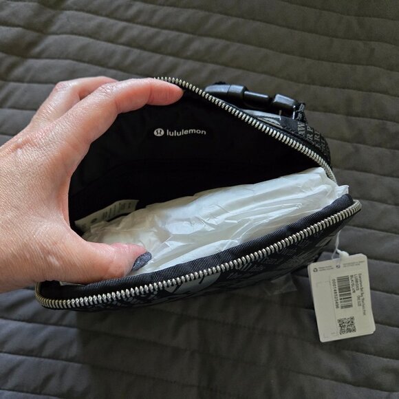 NWT Lululemon Everywhere belt bag 1L -  Manifesto - Picture 5 of 5